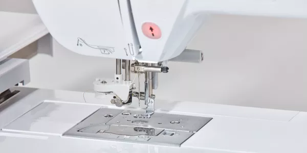 Brother Innov-is NV880E uvlakač konca